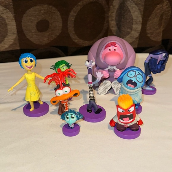 DISNEY AUTHENTIC Inside Out 2 Deluxe Playset NWOT/NWOB - Picture 2 of 11